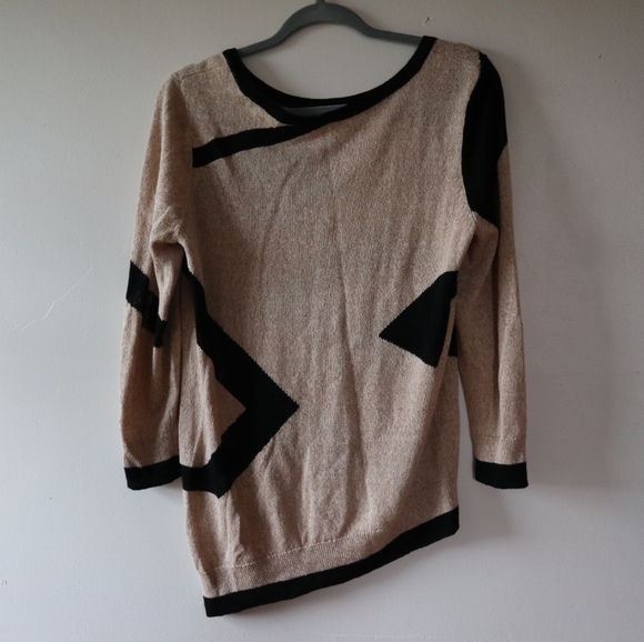 NIC+ZOE Asymmetrical Longsleeve Top Gold & Black - Picture 7 of 7
